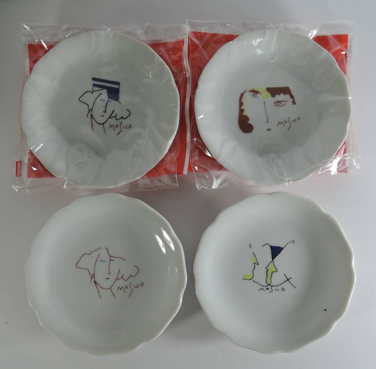 Amazon | 04M コカ コーラ 池田満寿夫 アート小皿 | ノーブランド品